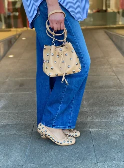 Ballerina leder camel met zilveren ronde studs | DELSCHER. Fashion