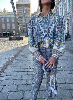 Blouse creme met blauw dessin | DELSCHER. Fashion