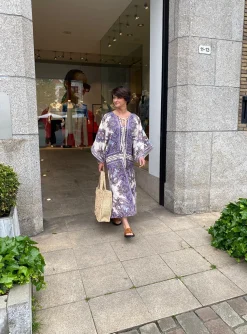 Kaftan Ottie midi paisley lavender | DELSCHER. Fashion