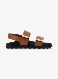 Sandaal cognac lederen straps en zwarte rubberzool | DELSCHER. Fashion