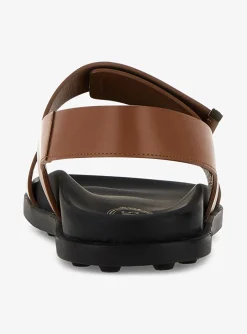 Sandaal cognac lederen straps en zwarte rubberzool | DELSCHER. Fashion