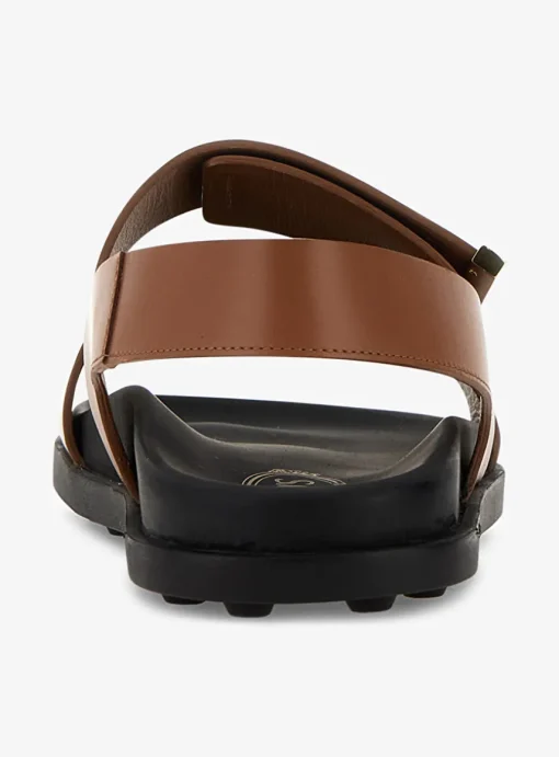 Sandaal cognac lederen straps en zwarte rubberzool | DELSCHER. Fashion