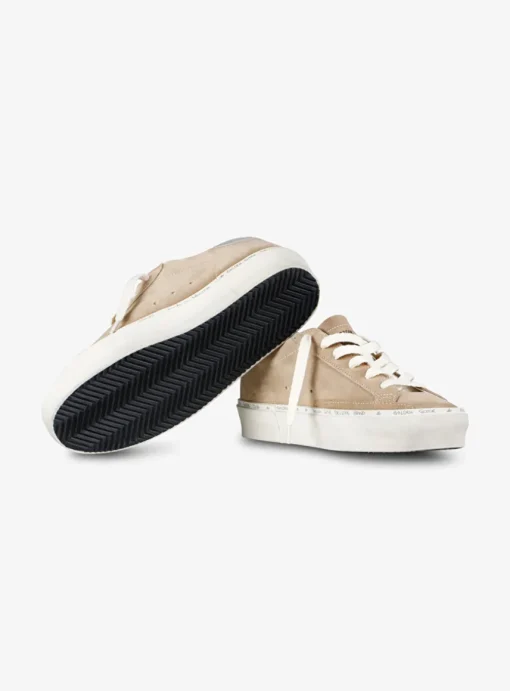 Sneaker hi star camel suede met zilveren ster | DELSCHER. Fashion